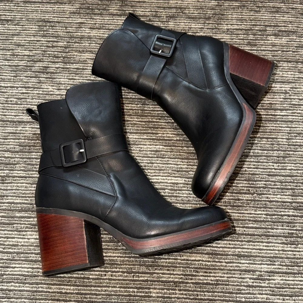 Korks Marcie Patform Boots Black Leather Size 10
